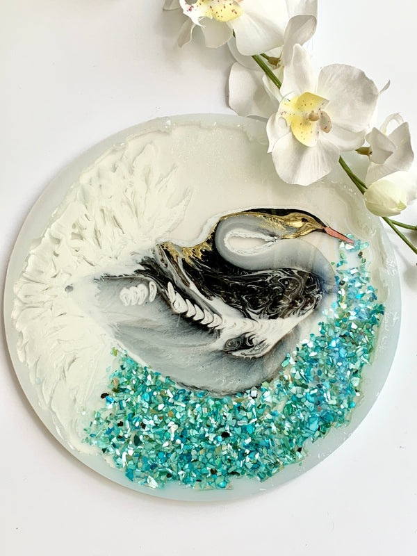 The Resin Drip Swan Art Tray - 9” - SAADIA.ART